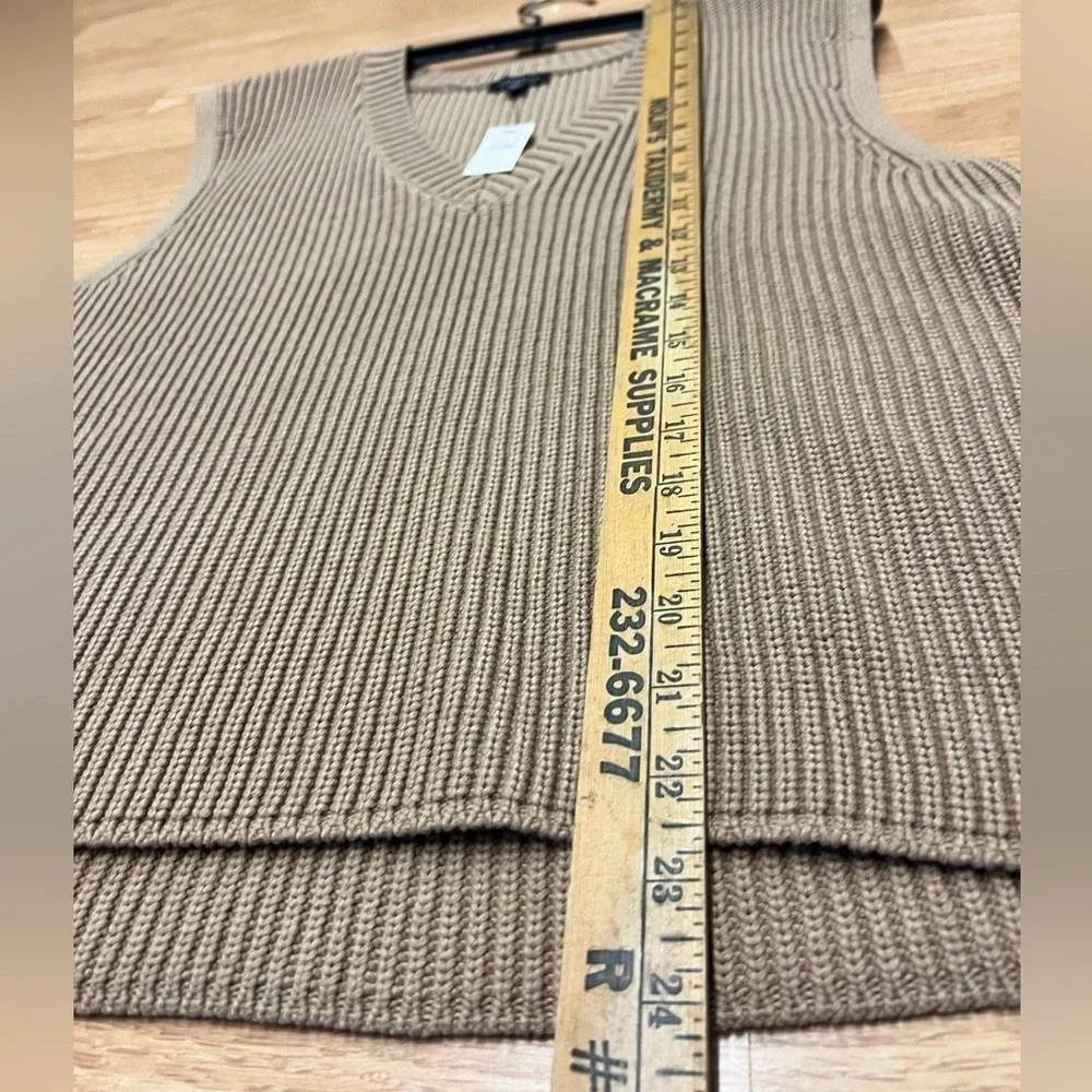 Talbots Tan Sleeveless V-Neck Sweater Sz L NWT